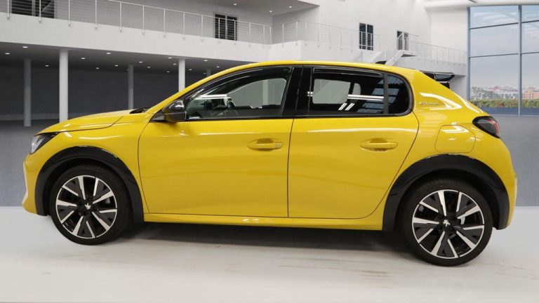 Peugeot 208 for sale at Sarbkar! Stunning yellow!