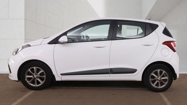 Hyundai i10 for sale at Sarbkar