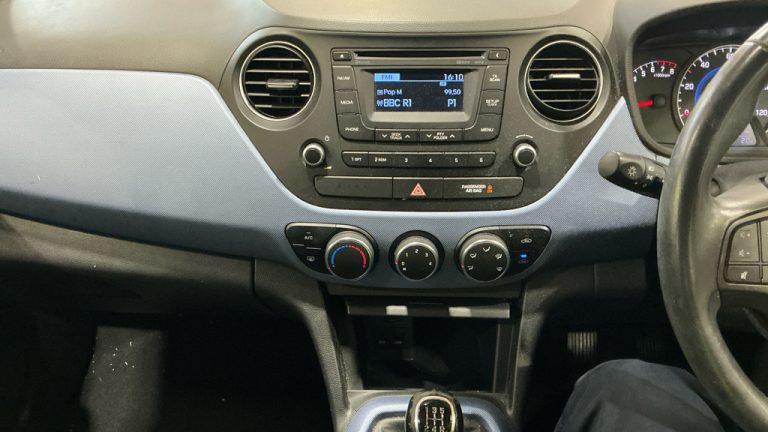Hyundai i10 for sale at Sarbkar