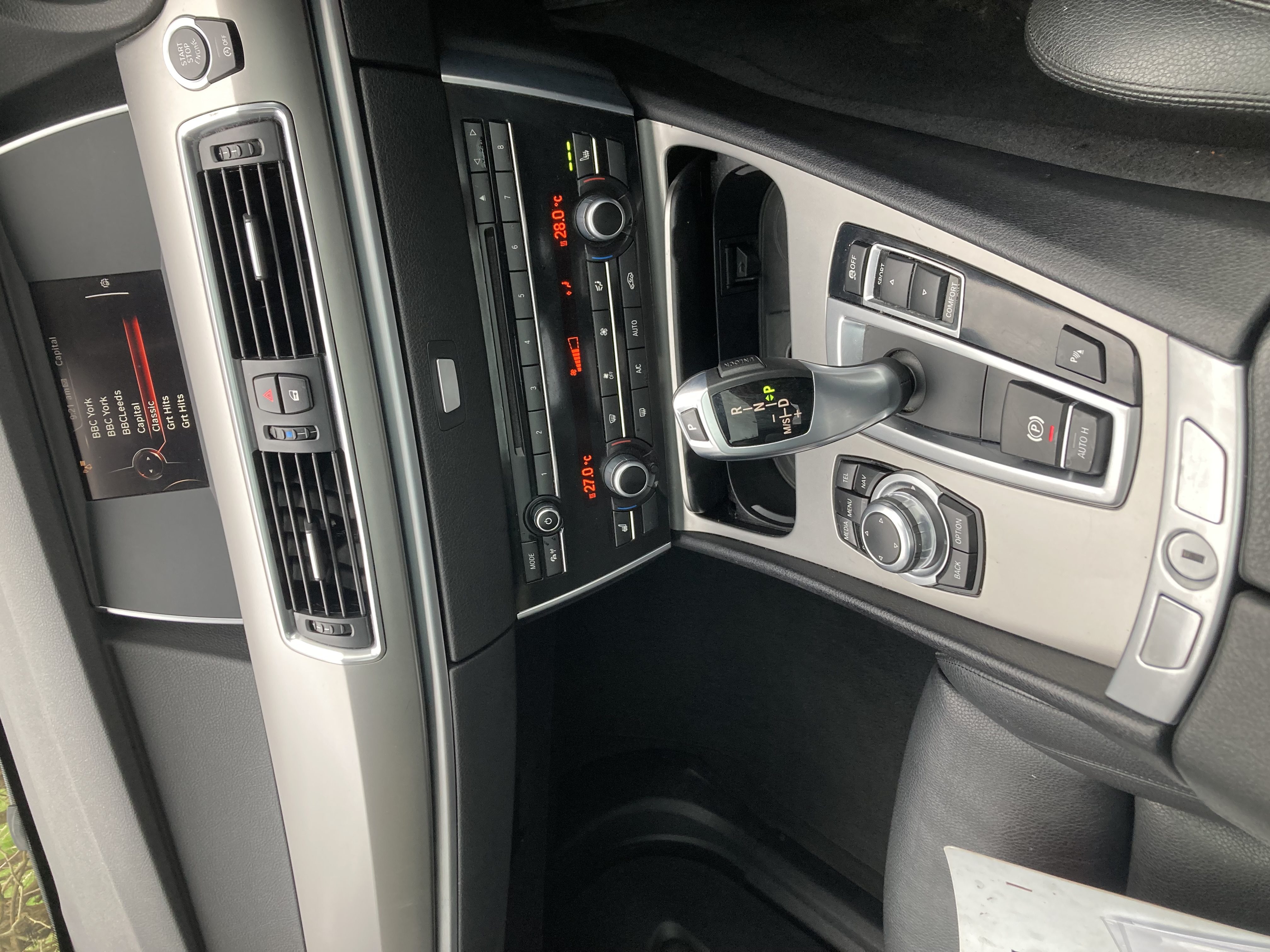 2015 BMW 5 Series thumbnail 9